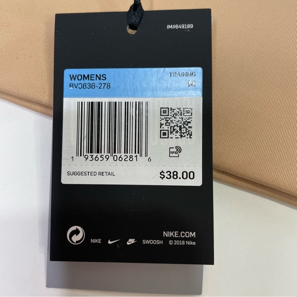 NWT Nike Swoosh Medium Support Sports Bra - Picture 3 of 3